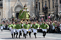The Madonna running in square